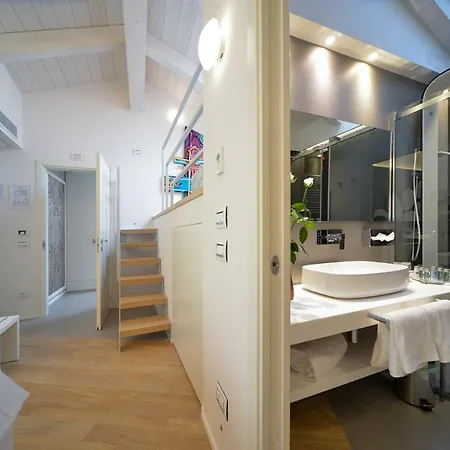 Eleira Luxury *