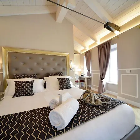 Nocleg ze śniadaniem Eleira Luxury 4*